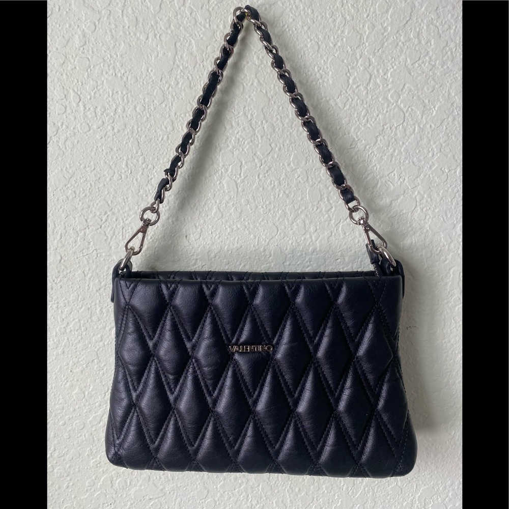 VALENTINO *comes with long + short chain*
